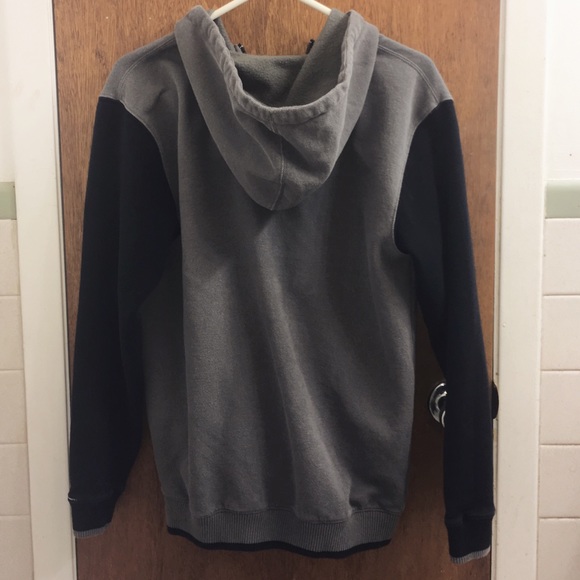 Black and gray Vans hoodie - Picture 2 of 4